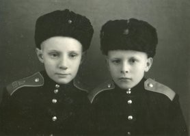 Тульские суворовцы Андреев Аркадий и Халезин Эдуард. 1950ые.