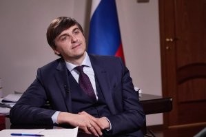 Учебники - не для того, чтобы давать знания, а чтобы их каждый год переиздавать, перемешав упражнения.