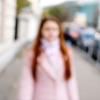 "Кареглазые люди обладают более четкими чертами лица...."
Господи что за бред? Более четкие черты лица??? А голубоглазые ходят с лицами не  в фокусе? Прям так и ходят?