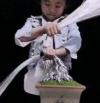 Ещё годик такой работы и эта девчушка любому мужику башню открутит!