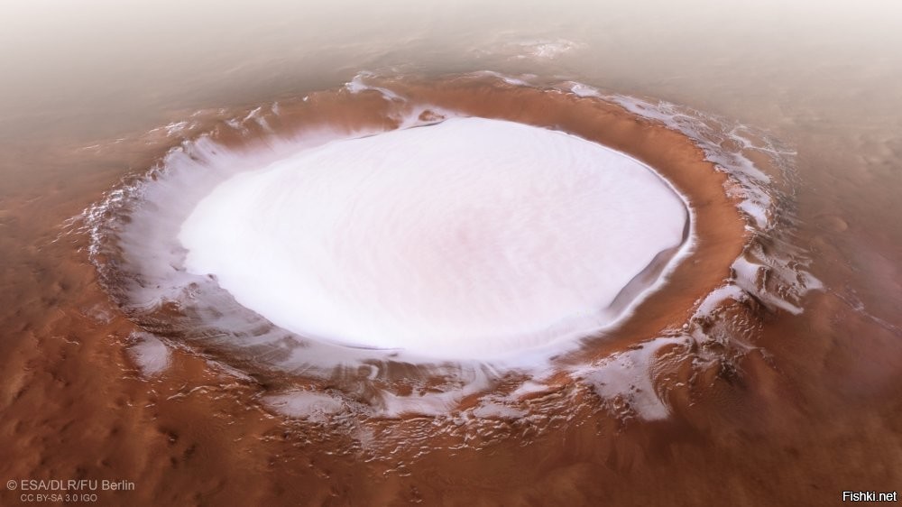 Лед. кстати, на Марсе уже давно нашли. Кратер Королева: https: