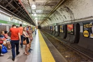 какие отвратительные станции.не чета демократическим