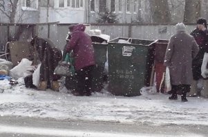 Ну на тебе, давай, двумя руками греби, раз тебе это больше нравится.