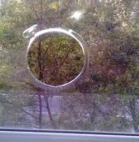 Похоже,шаровая молния. Она есть, но про неё ничего не знают..