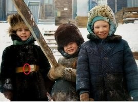 Никогда не видел солдатский ремень такого цвета, да ещё с тренчиком. Просто пряжку на другой ремень присобачили?