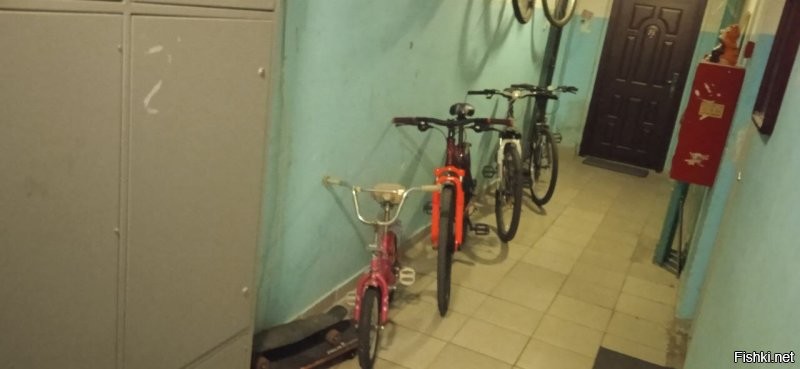 Вот соседские велосипеды. Так что, они только ЗА.