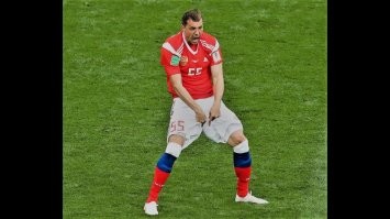 В Химках заметили извращенца, который мастурбировал прямо перед груминг-салоном