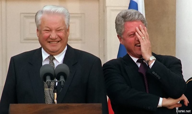 Ну над Брежневым если смеялись, то в тряпочку....Смеялись в голос вот над этим позорищем: