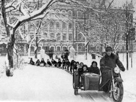 Вот тебе ещё 2 постановочки, на второй мечь Родины-мать из Сталинграда.