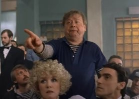 В Химках заметили извращенца, который мастурбировал прямо перед груминг-салоном