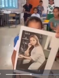 Нейросеть халтурит
Могли бы и разные картинки подобрать