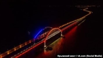 В Польше таких пруд пруди. 
А крымский мост не удостоился внимания.