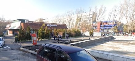 А "наш" широкоформатный кинотеатр Байконур (в Орбите-3, г. Алма-Ата) снесли в угоду ЭмСиДональда... Я там, младше чем 16 летним,  впервые "Укрощение строптивого" смотрел