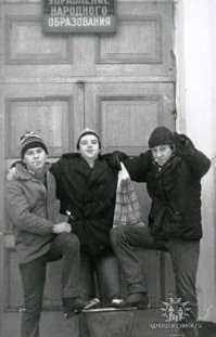 Люди, родившиеся до 1990 года, рассказали, какой простой навык у них есть, которым больше не пользуются