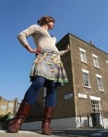 Перспектива, масштаб – москальскi лженаукi. Бачь, як на фото людина выше дома:



А, это покруче ваших "5-километровых самолётов".

"Готовьтесь к земле."  украинской современности.