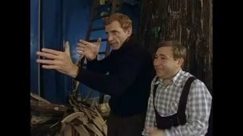 Мне больше интересно как они сквозь экраны попадают в транспорт.