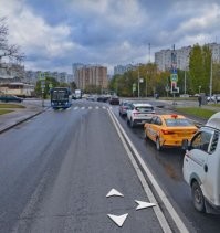 Да нормальный перекрёсток, со светофором. Просто тракторист в глаза долбился, похоже. Или в телефон втыкал.