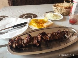 И шашлык нештяк 

Вот только я не вижу надобности чего-то кому-то доказывать. Дагестан не резиновый. Я нынче опять туда собираюсь и в моих интересах чтобы там народу было поменьше :) Те, кто просирается в интернетах пусть лучше не едут туда. Не портят местным впечатление от туристов.