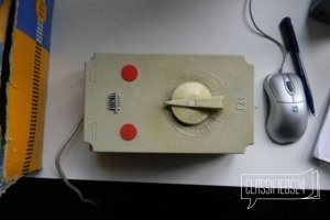 На батарейках был неважнецкий пульт
Перетирался часто.
Вот какой можно было приобрести: