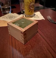 Японцы из таких "рюмок" сакэ пьют