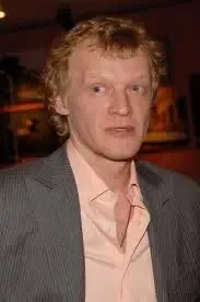 Фамилия Серебряков заговоренная штоли?
Кстати,этот уродец,после всех своих высеров,продолжает работать в России.