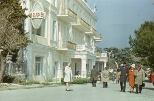 Если не ошибаюсь, то это гостиница "Ореанда" в Ялте.