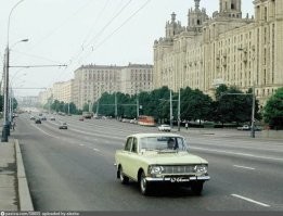 Как приятно видеть почти без машин Кутузовский проспект!!!