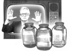 Секрет на самом деле прост: он ставил перед телевизором кусок обычного пластика во время передачи, в которой Чумак воду заряжал. После чего заряженный пластик легко выдерживал 10000 градусов...