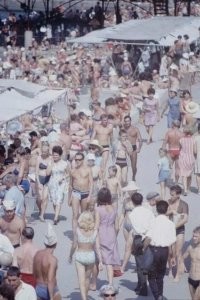 А мне приятно видеть, что на этом фото нет ни одной бородатой и узкоглазой рожи...