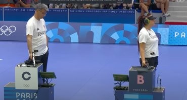 Да он там не один в "мятой футболке"