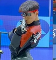 Фиксирующая одежда и перчатки у корейца - фигня.
Надо как в Камеди.
С 10 метров точно попадешь