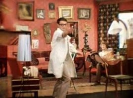 Начнем с того, что из фильма была вырезана сцена, как Жорж распивает алкогольные напитки, которые он нашел в баре у Шпака.©
Так было ж вроде. Когда пропадает стенка и "академик" заходит в квартиру Шпака, Жорж как раз распивает