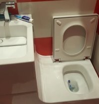 Место для хранения зубной щетки идеально