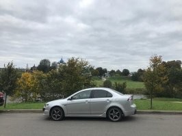 ну да вас богатых не понять, я своего лансера купил в 2008 году 15 лет будет в этом году, 1.8 двигатель на механике, до сих пор езжу на нем, слежу чтобы машина в нормальном состоянии была, че то в металлолом сдавать его не собираюсь 205 пробег год назад всю ходовую выкинул новую поставил 250 твсяч отдал, плюс все подушки двигателя все масла, тормоза и подшипники, с учетом нынешних цен для машины это копейки, в подвеску надеюсь не лазить еще лет 5,  а щас брать полторалитровую херабору которую через 100 тысяч ты хен еще продашь потому что там движку хана, ахрененное вложение 4, 5 лямя на 5 лет потом как ты говоришь треть получишь тоесть 3 миллиона потерять за 5 лет, ну нахрен я лучше на старушке своей покатаюсь, уже все в ней знаю что как менять и когда