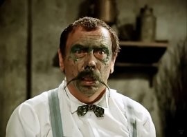 Как Мегамозг: лицо мужчины страшно раздуло