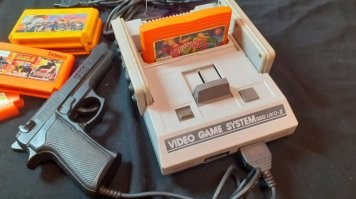 "Убийца PSP": в сеть слили российский прототип приставки, который "тянет" игры 2000-х годов
