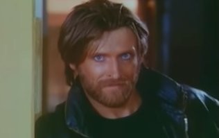 Ну насчет "стал настоящим хитом", как говорится-"на любителя"! А вот Чубака еще более-менее на человека похожий.....