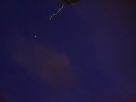 Угу. 
Облачность. Периодически дождь. 

Попробовал чего-то "поймать" на длительной выдержке... 
Но нет, увы.