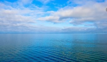 А вот ещё кадр захватывающих гонок подводных лодок))