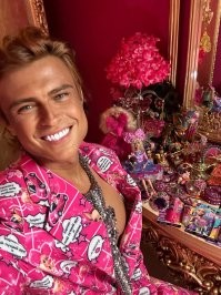 Меня как бы тоже....