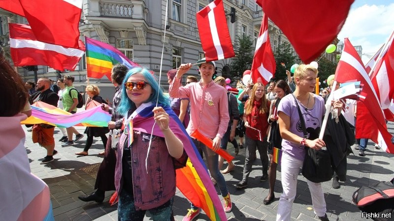 "А что сейчас делают в Латвии?" -  Гей-парады проводят!
