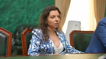 ждём комментариев от этой "рассиянки"