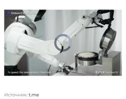 Вот интересно, это у меня браузер глючит или плеер на Фишках?  
В последнее время так стало. 
Переходишь по ссылке, там видео работает нормально, без тормозов. 
А на сайте, или тормозит, как-будто я через диал-ап подключён или вообще не работает.