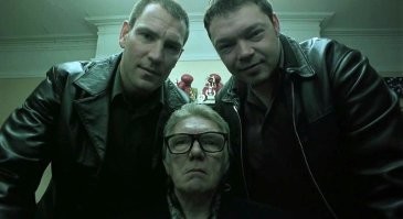 Вынес гриль и выручку: ночная кража из киоска с шаурмой в Башкирии попала на видео