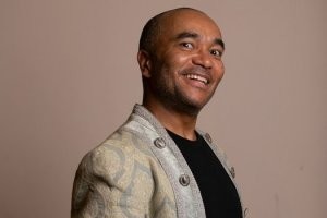 В свете последних экранизаций русской истории и культуры пиндосами, надо было на роль Бидона ставить Гг=ригория  Сияевинда...