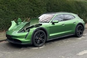 Б/У фары Bugatti Chiron оценили дороже, чем новый Porsche 911