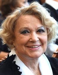 Тоже: озвучивала Талызина, а пела Пугачёва.