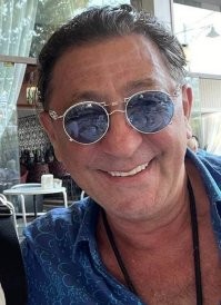 Сергей на переднем плане, а на заднем Григорий, Лепс.