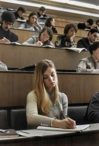 Этой "Мадонне" Уже не меньше 70ти , если ещё жива