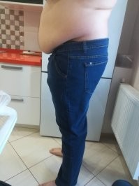 С другой стороны такие модники тоже выглядят по - и.диотски!